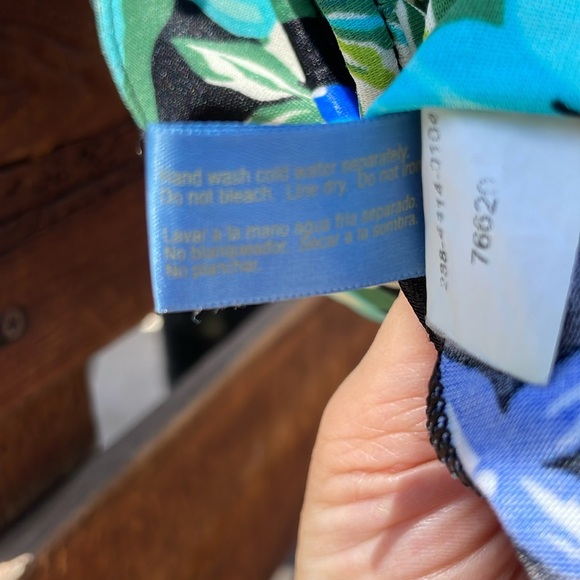 St. John’s Bay Swim Top Size 12 - Picture 7 of 7